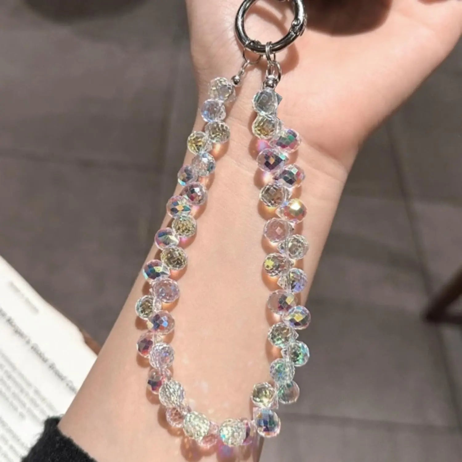 Elegant Beaded Sparkling Phone Wrist Strap - Stylish Smartphone Accessory with Bracelet Design for Women, Ideal Valentine’s Day Gift